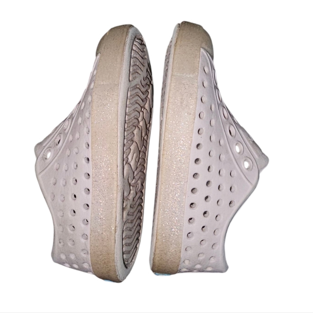 Native Shoes - Picture 3 of 7